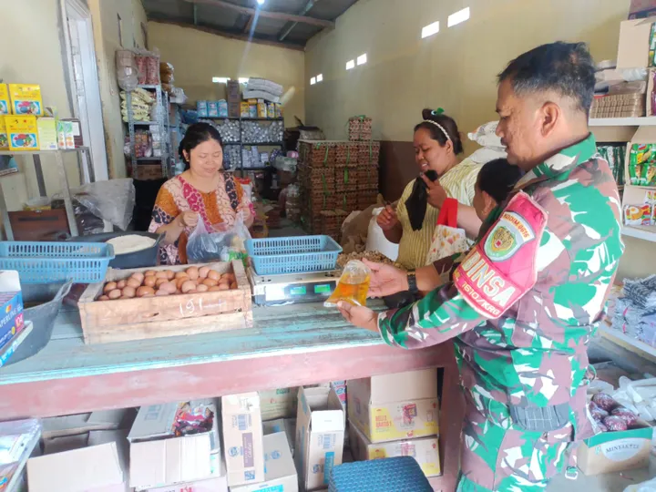 Koptu Iwan Pantau Harga Sembako di Pasar Dukuhjati, Sejumlah Komoditas Alami Kenaikan